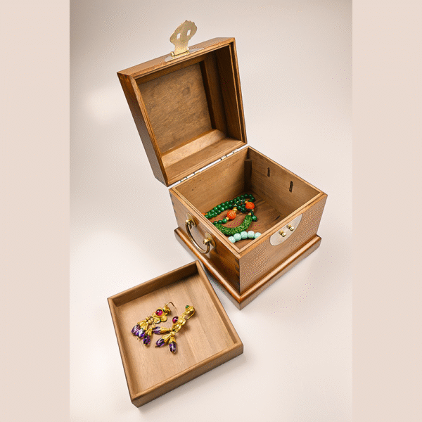 102 Multi-treasure box